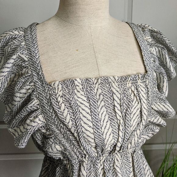 Current Air Top Ruffled Tie Back Straps Sleeveless Ruched Off-White Navy M NWT - Picture 5 of 16